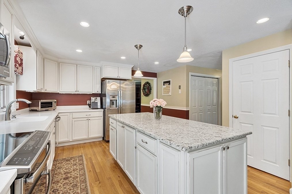 39 Miller St, Franklin MA 02038-1108 exterior