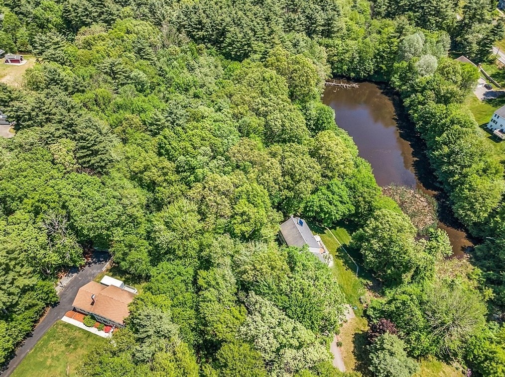 39 Miller St, Franklin MA 02038-1108 exterior