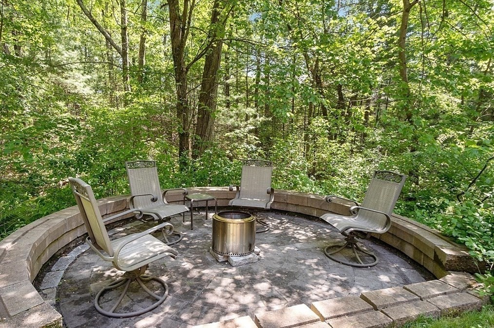 39 Miller St, Franklin MA 02038-1108 exterior