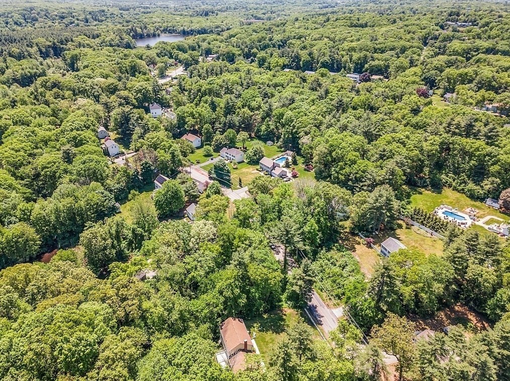 39 Miller St, Franklin MA 02038-1108 exterior