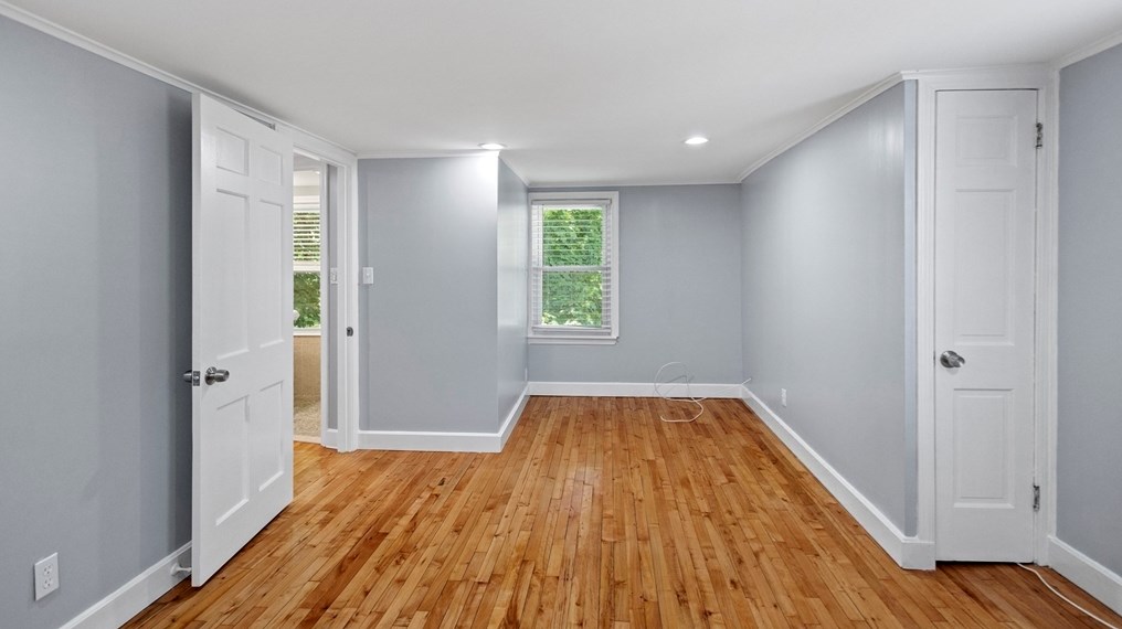 105 Thicket St, Weymouth MA 02190-1223 exterior