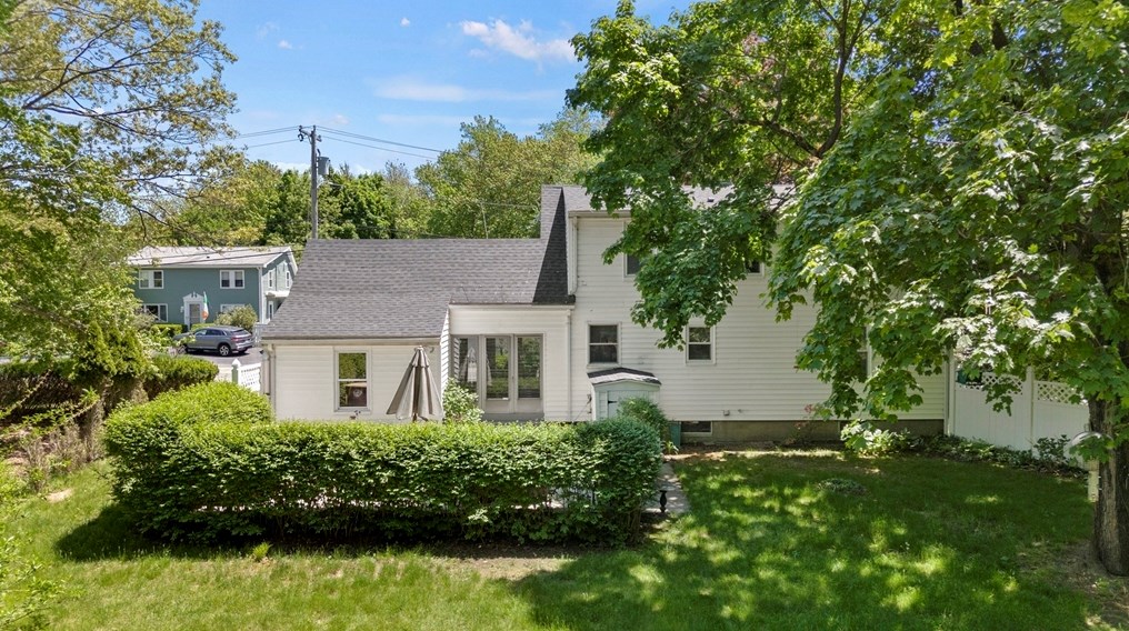 105 Thicket St, Weymouth MA 02190-1223 exterior