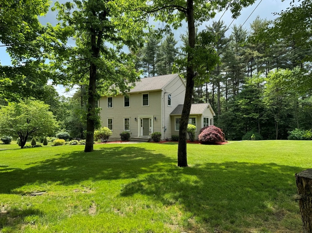 83 Nipmuck St, Palmer, MA 01069 exterior