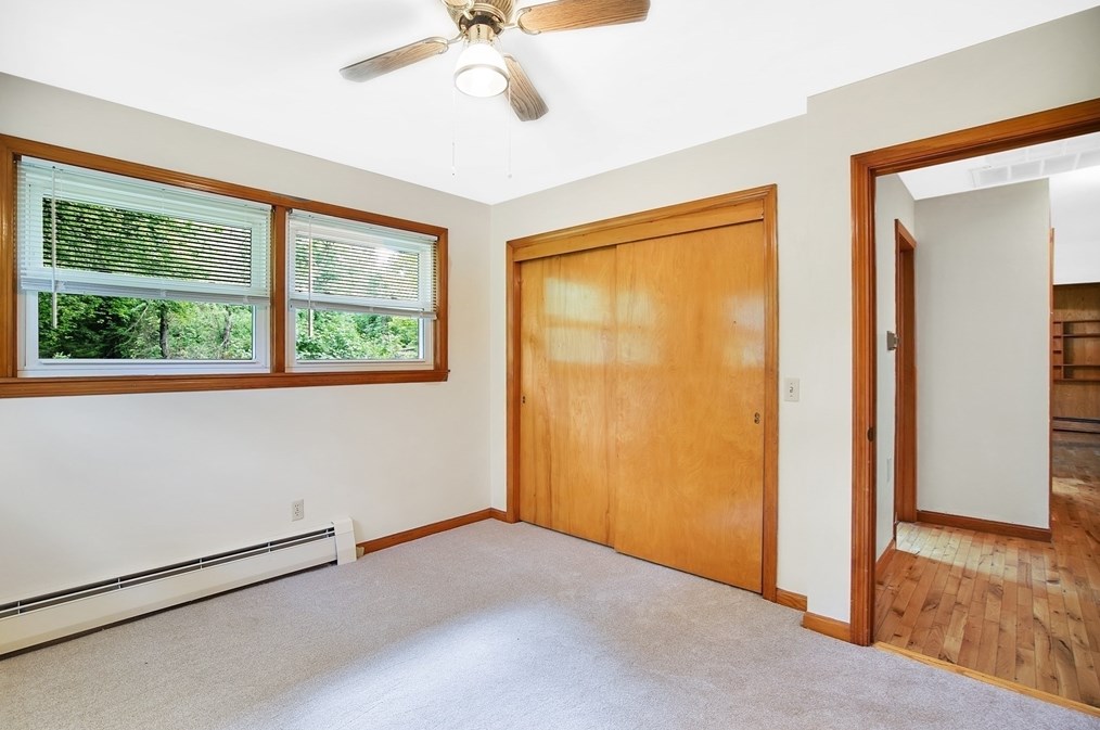 14 Cedar Dr, Granby MA 01033-9525 exterior