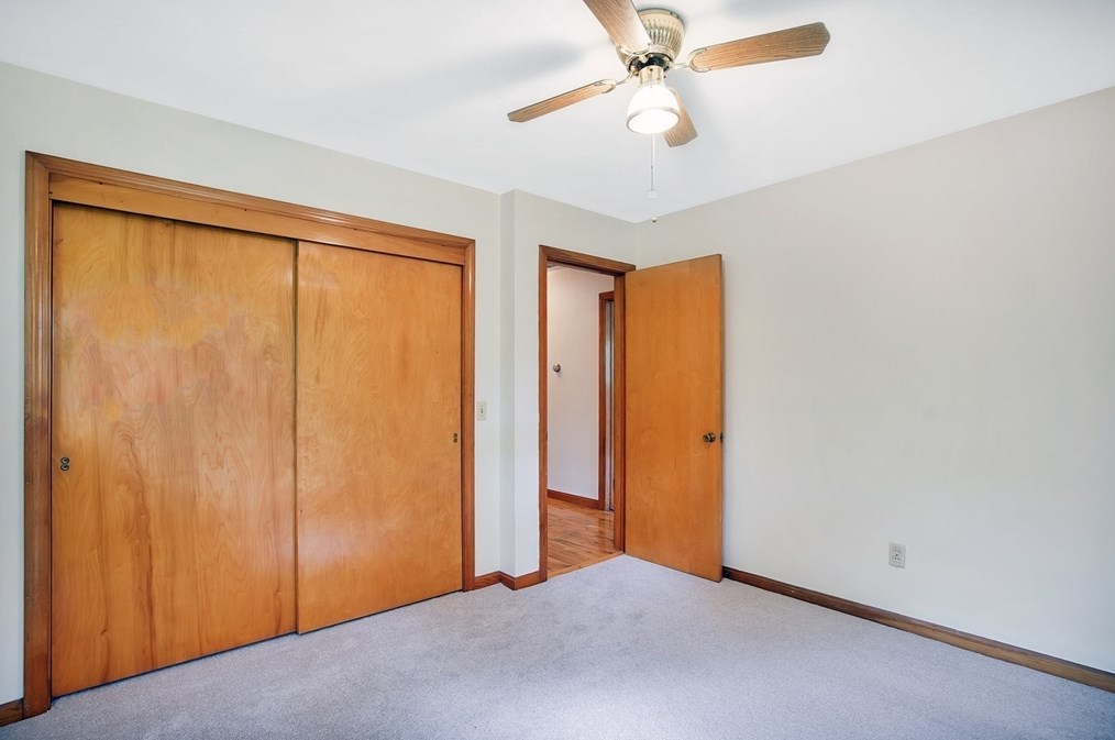 14 Cedar Dr, Granby MA 01033-9525 exterior