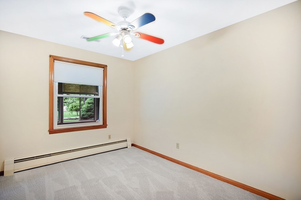 14 Cedar Dr, Granby MA 01033-9525 exterior