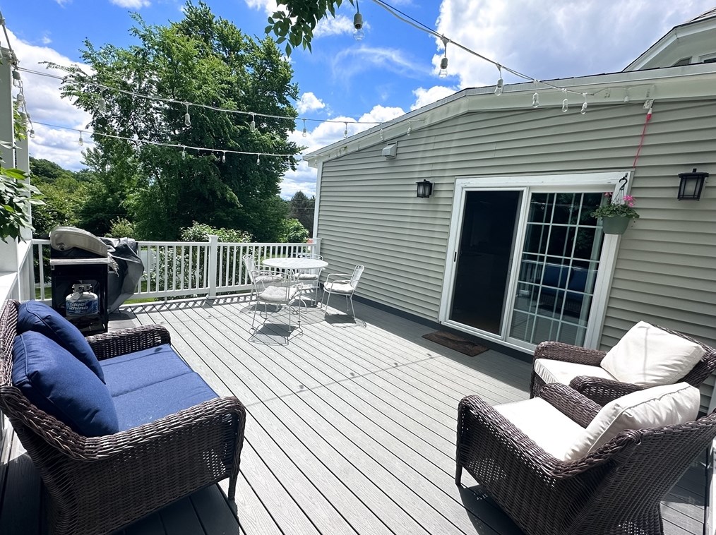 35 Parham Rd, Tyngsborough MA 01879-1237 exterior