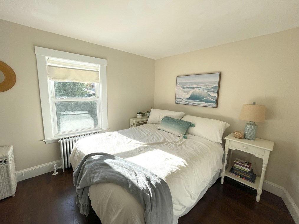 10 Ash St, Cohasset MA 02025-2210 exterior