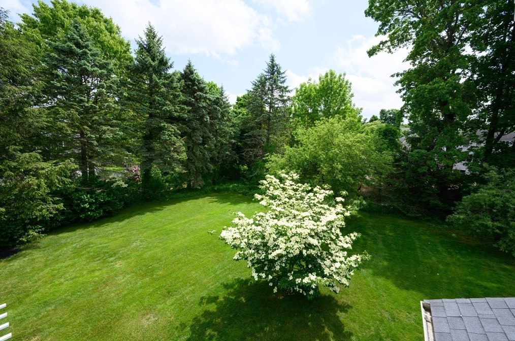 10 Ash St, Cohasset MA 02025-2210 exterior