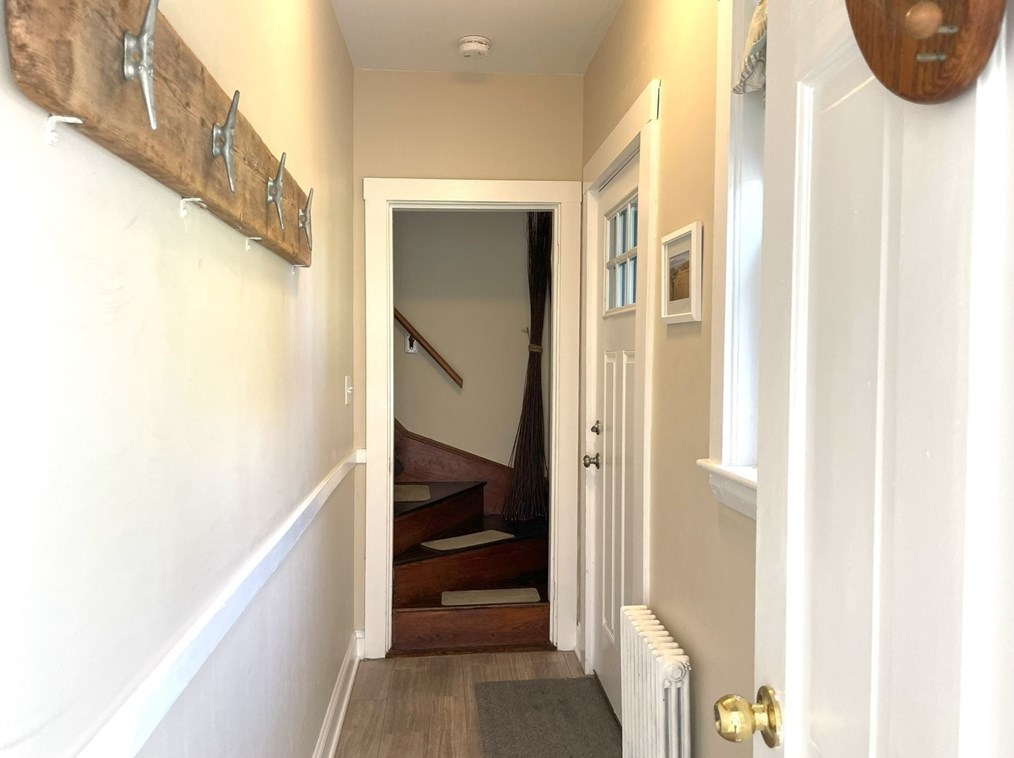 10 Ash St, Cohasset MA 02025-2210 exterior