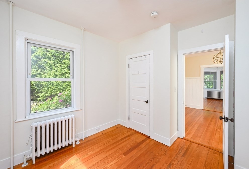 10 Ash St, Cohasset MA 02025-2210 exterior