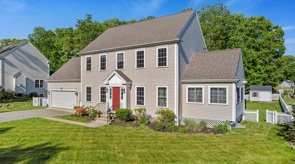 70 Wampum St, Weymouth, MA 02190 exterior