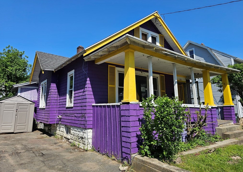 22 Sargon St, Springfield, MA 01104