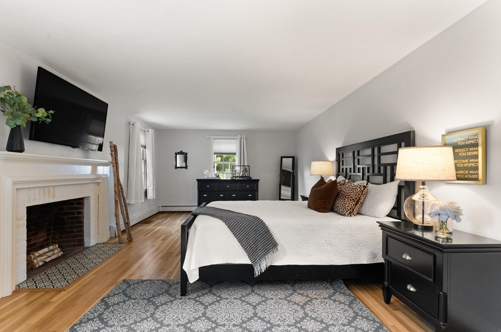 17 Collins Ave, Reading MA 01867-1017 exterior