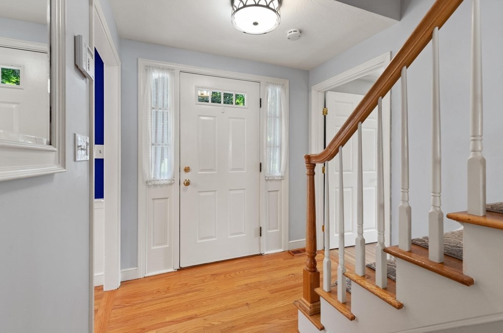 17 Collins Ave, Reading MA 01867-1017 exterior