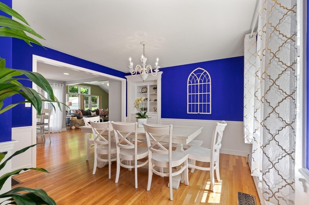 17 Collins Ave, Reading MA 01867-1017 exterior