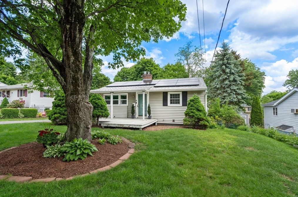 4 Scenic Dr, Worcester, MA 01602 exterior