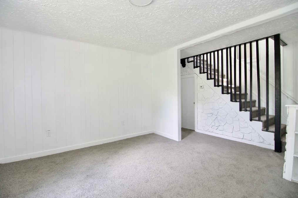 19 Greene Pl, Springfield MA  01109-4306 exterior