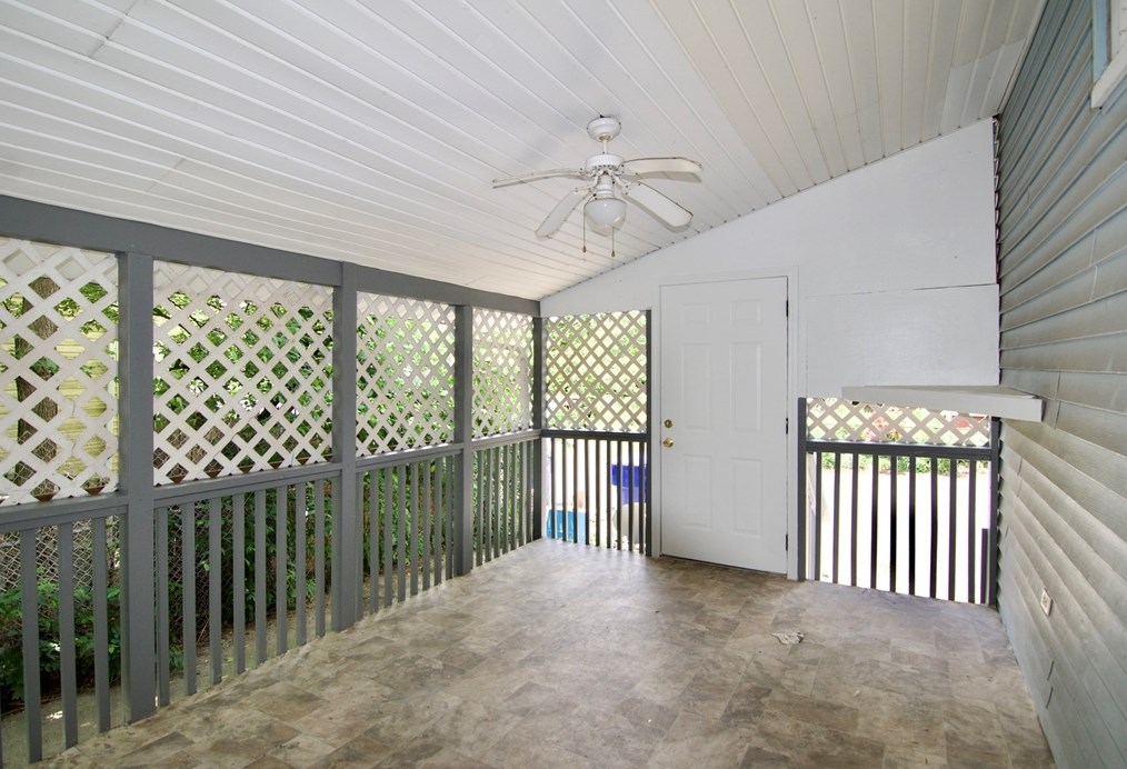 19 Greene Pl, Springfield MA  01109-4306 exterior