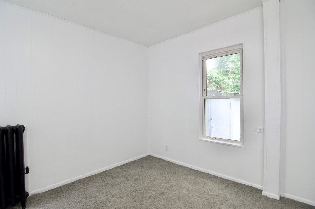 19 Greene Pl, Springfield MA  01109-4306 exterior