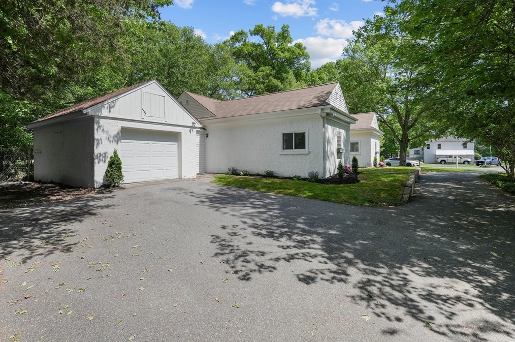 200 Olney St, Seekonk MA 02771-5712 exterior