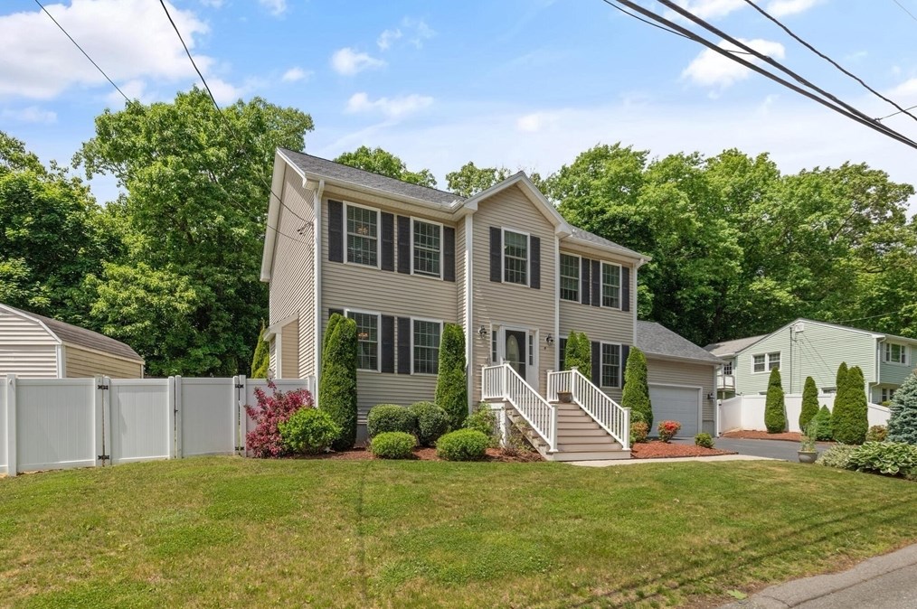 4 Bisbee Rd, Saugus, MA 01906
