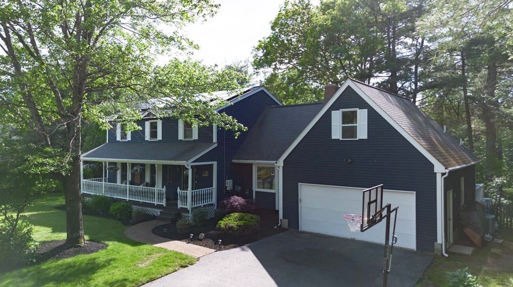 4 Pierce Ln, Upton, MA 01568