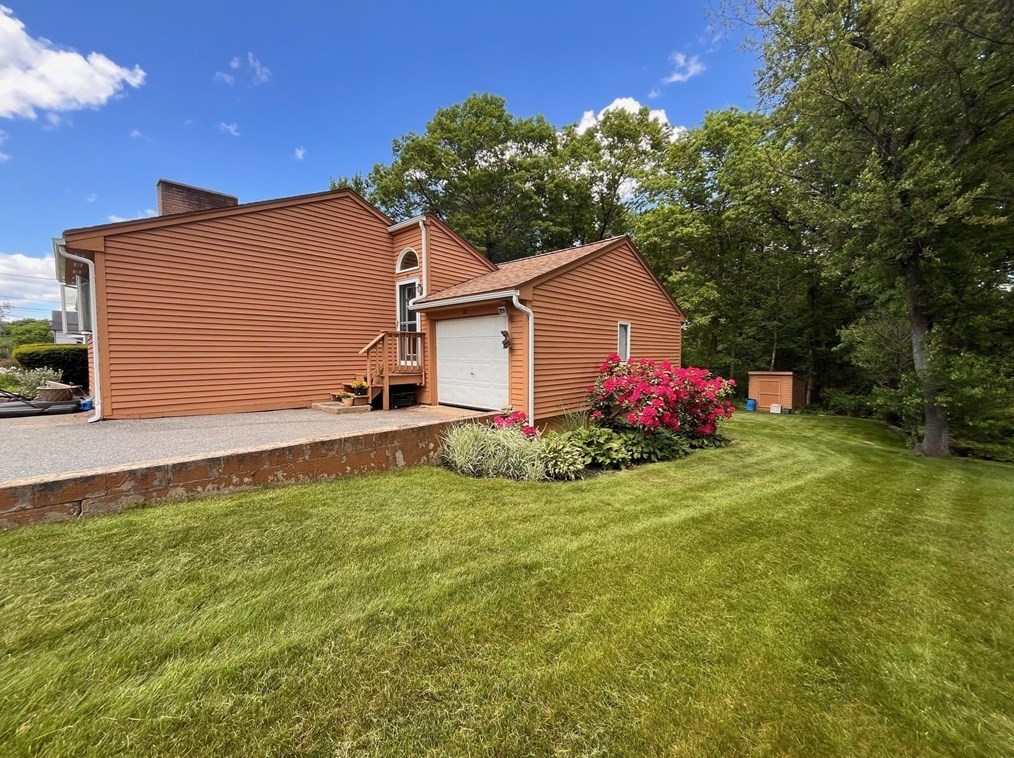 20 Woodhill Rd, Burlington MA 01803-1415 exterior