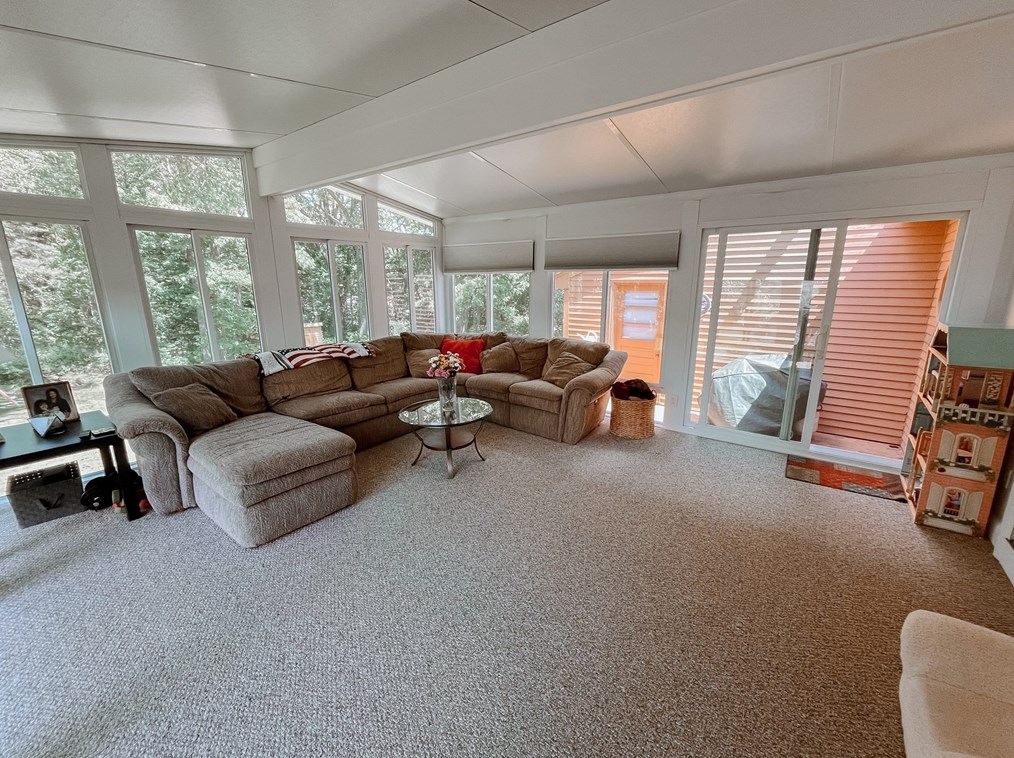 20 Woodhill Rd, Burlington MA 01803-1415 exterior