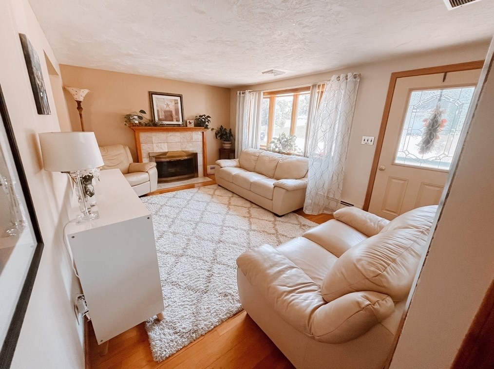 20 Woodhill Rd, Burlington MA 01803-1415 exterior