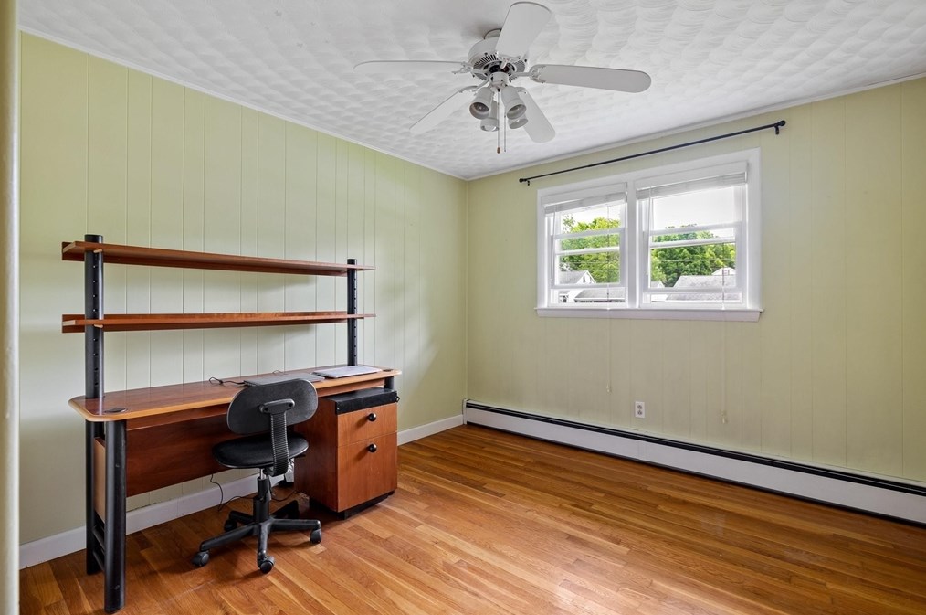 45 Douglas Rd, Gardner MA 01440-1814 exterior