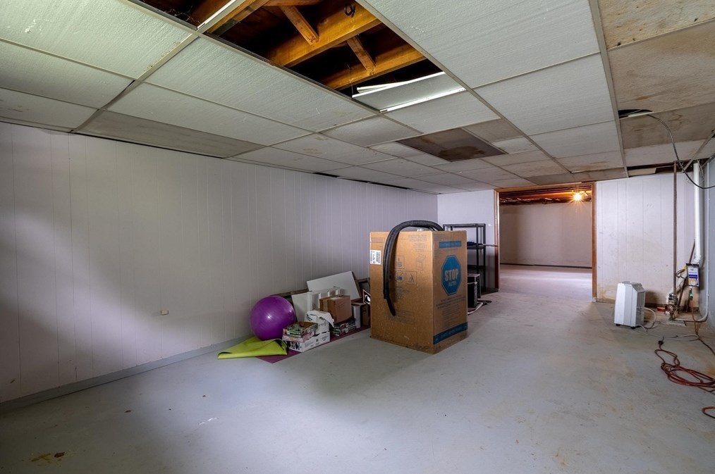 45 Douglas Rd, Gardner MA 01440-1814 exterior