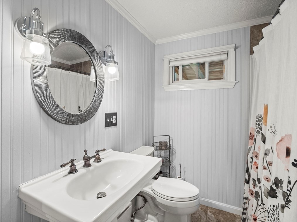 122 Fairfield St, Lowell MA 01851-4537 exterior