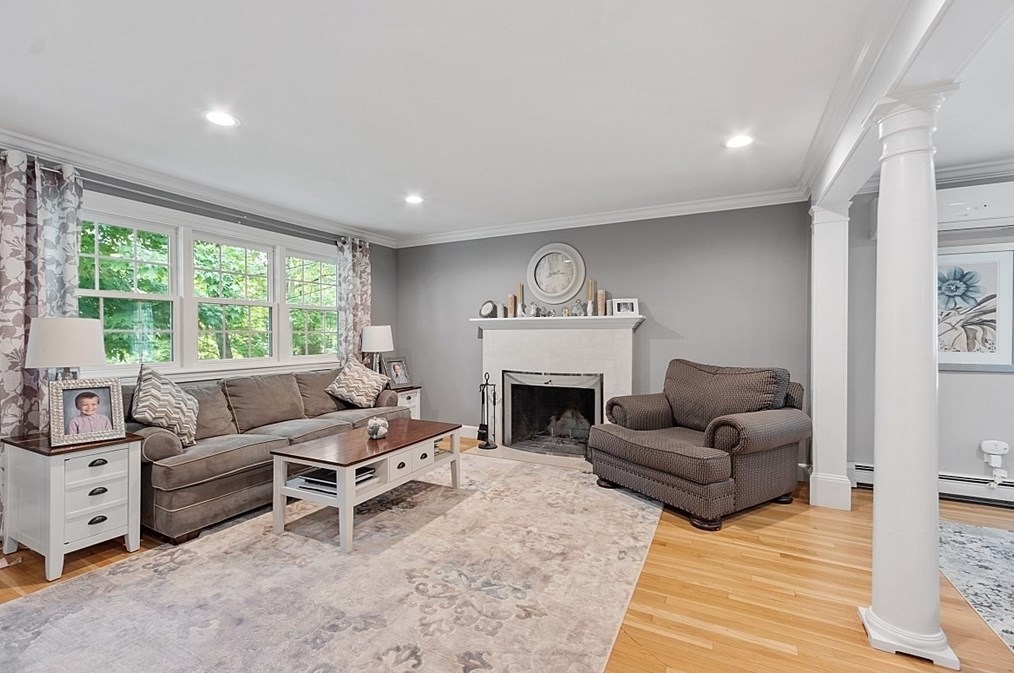 52 Atwood Rd, Southborough, MA 01772