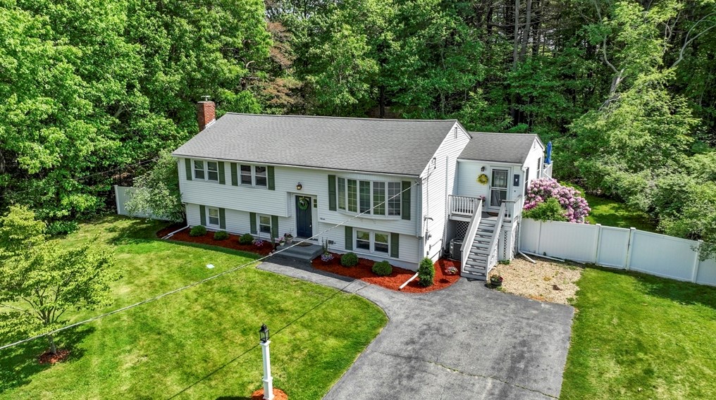 7 Luce Cir, Billerica, MA 01862 exterior