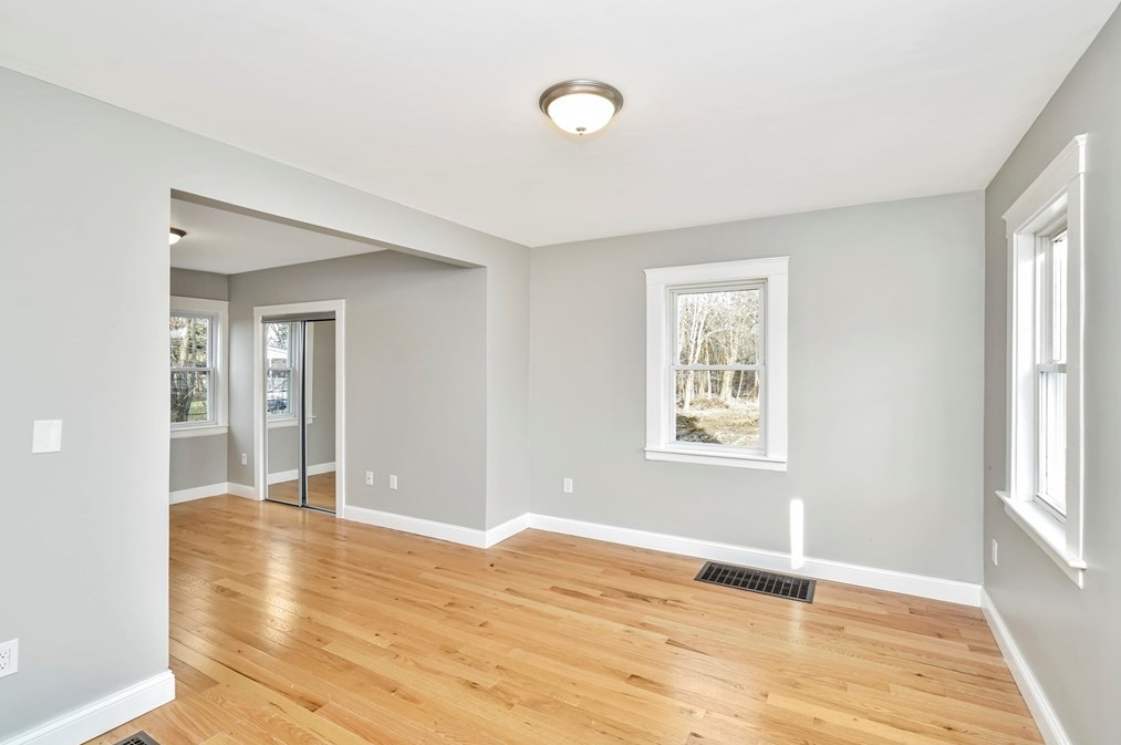 408 York St, Canton MA 02021-2446 exterior