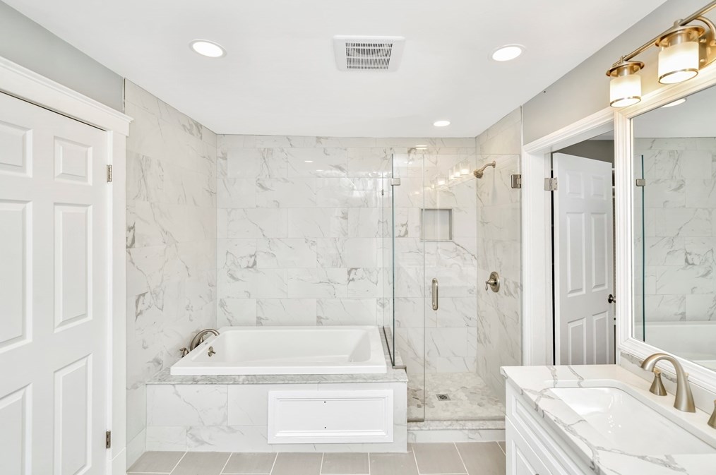 408 York St, Canton MA 02021-2446 exterior