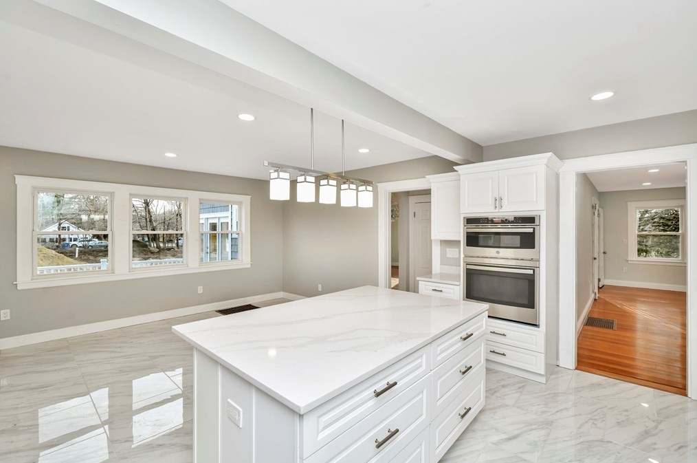 408 York St, Canton MA 02021-2446 exterior