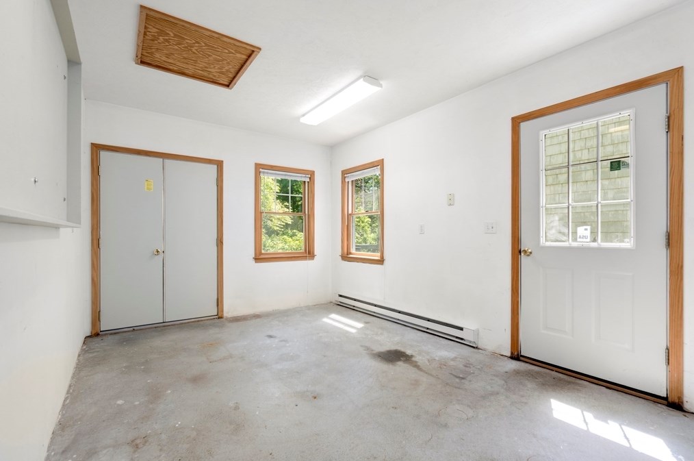 130 Frst Ave, Hudson MA  01749-2815 exterior