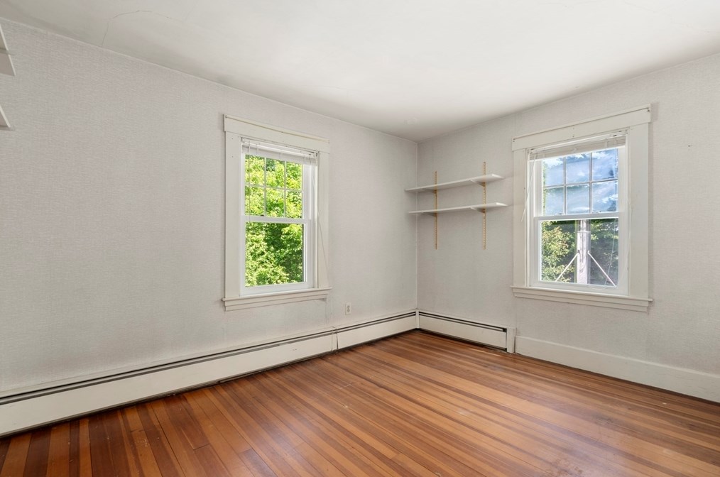 130 Frst Ave, Hudson MA  01749-2815 exterior