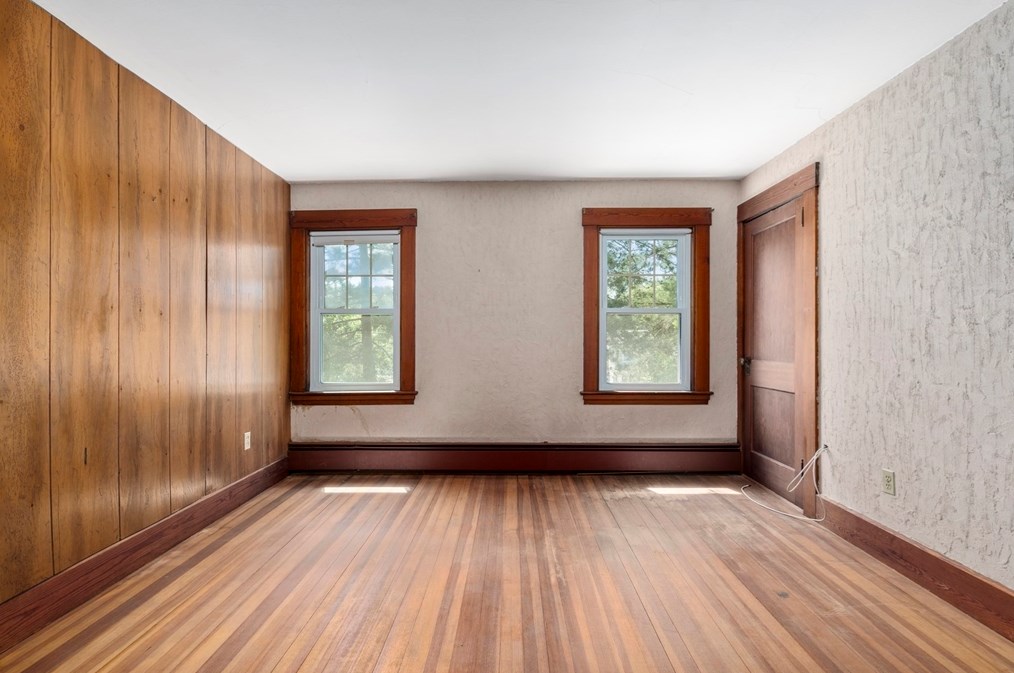 130 Frst Ave, Hudson MA  01749-2815 exterior