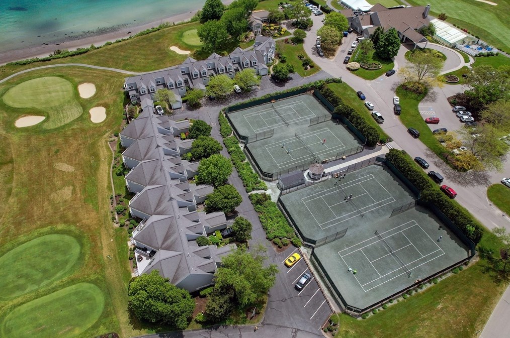 551 White Cliff Dr, Plymouth MA 02360-1481 exterior