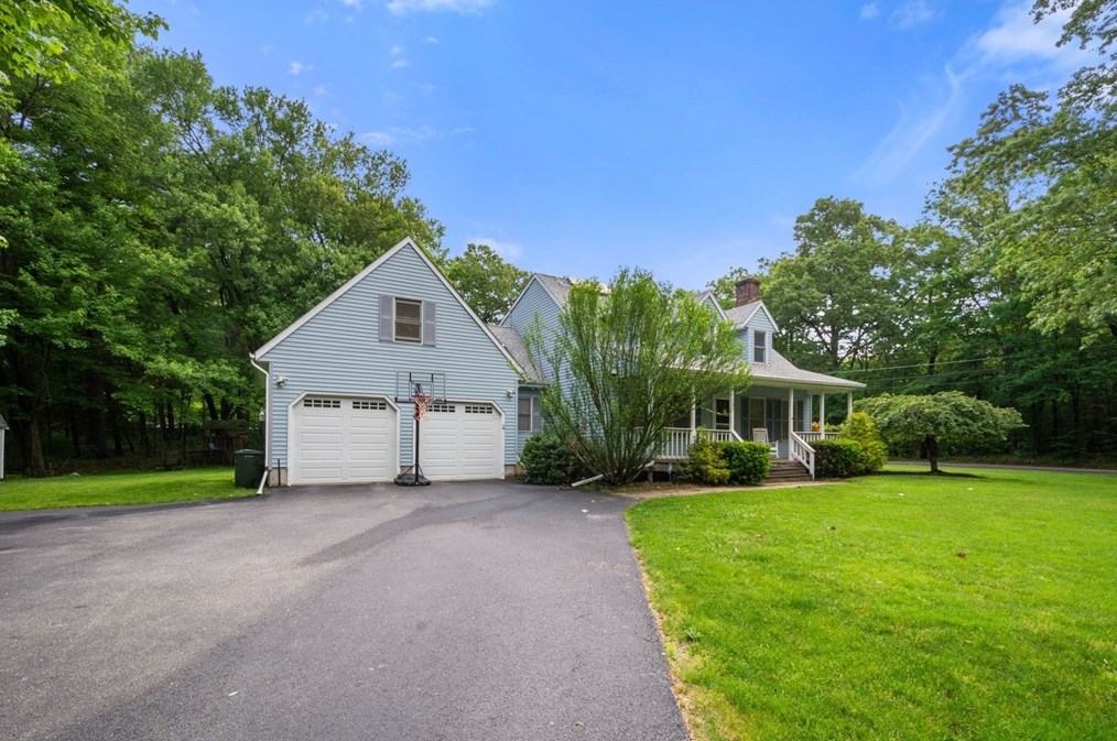 151 Davis St, Northborough, MA 01532