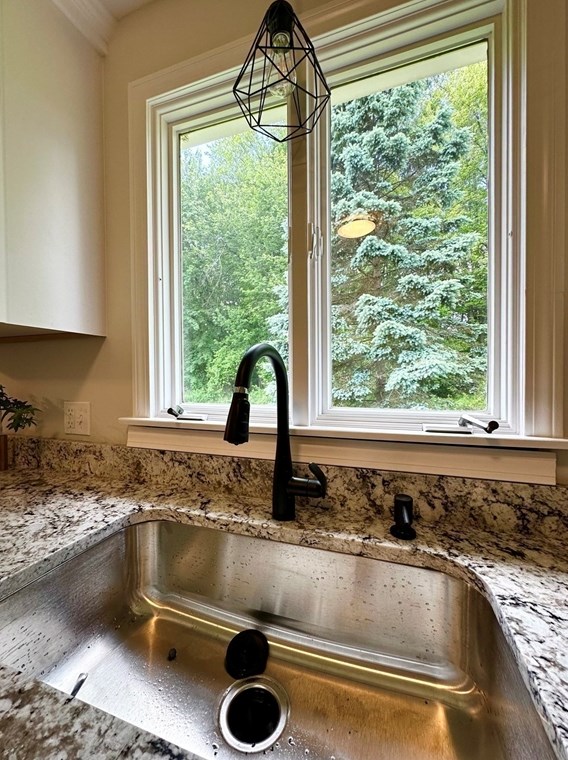 355 Ely Ave, West Springfield MA 01089-2202 exterior