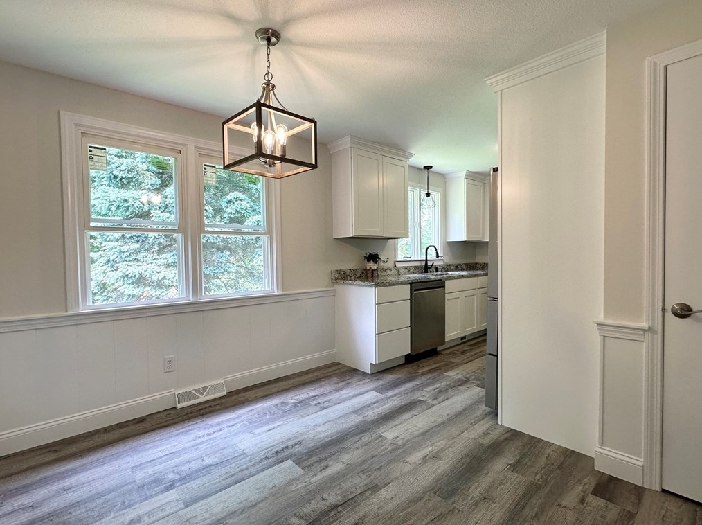 355 Ely Ave, West Springfield MA 01089-2202 exterior