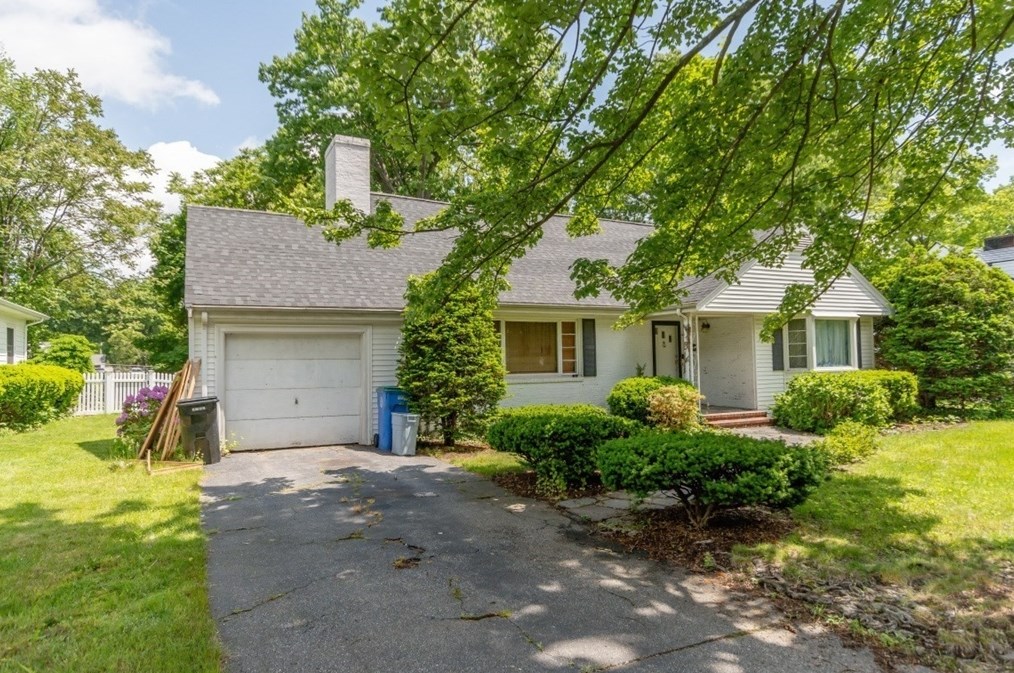 129 Radcliffe Rd, Belmont, MA 02478-2649