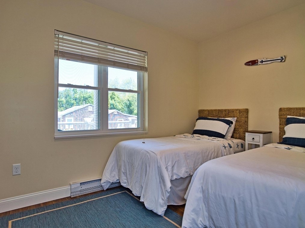 89 William St, Dartmouth MA  02748-3535 exterior