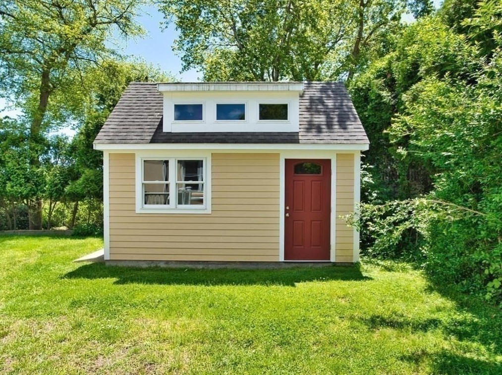 89 William St, Dartmouth MA  02748-3535 exterior