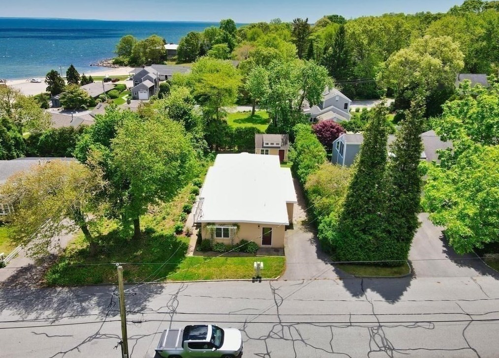 89 William St, Dartmouth MA  02748-3535 exterior