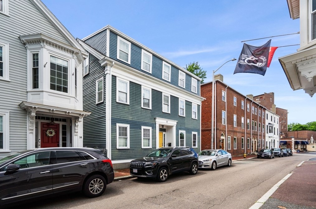 12 Union St, Salem MA 01970-5110 exterior